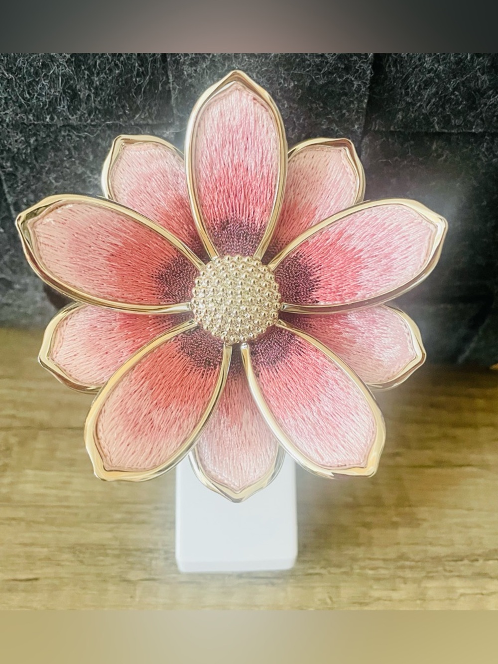 Bath & Body Works Flower Scent Control Wallflower Plug